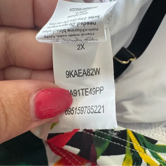 Apt. 9 Batik Tankini Top NWT size 2X Colorful Palm Print Halterkini Swimsuit - Picture 6 of 10